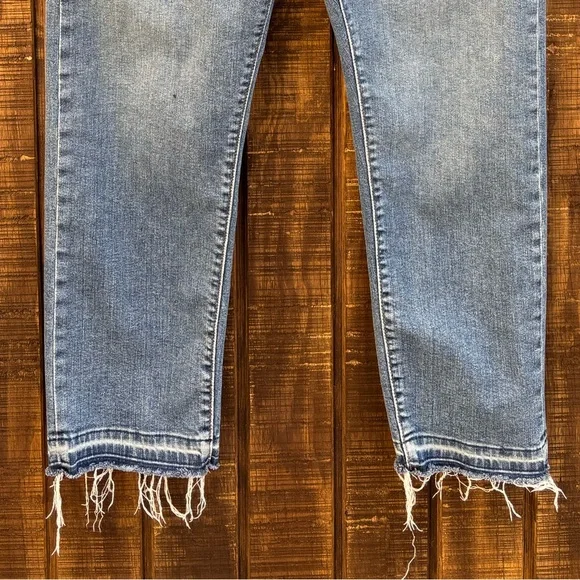 Levi's Wedgie Straight Button Up Jeans - Picture 12 of 15